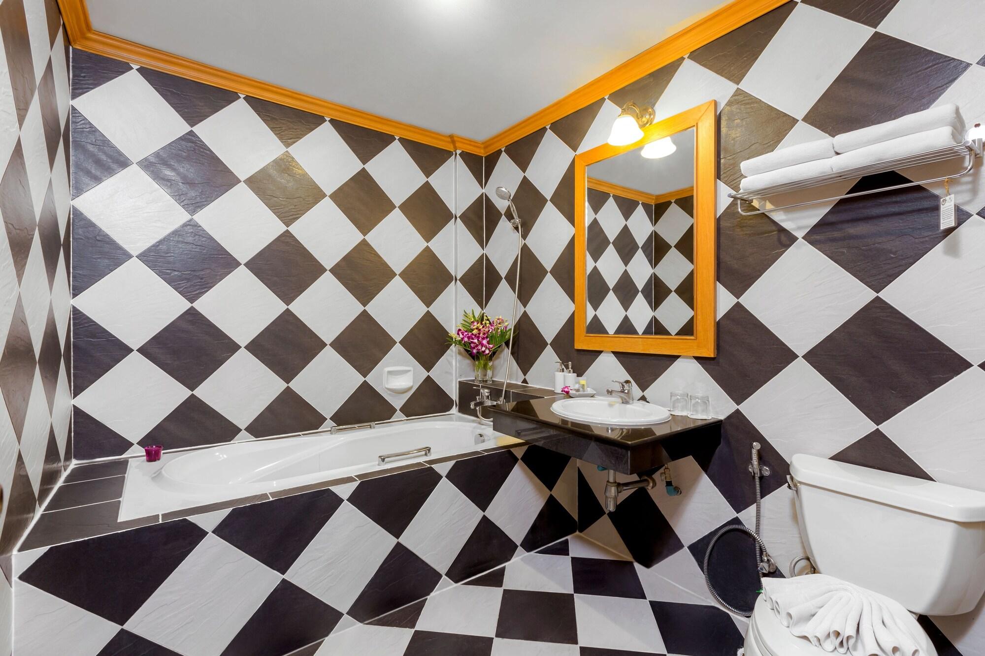 Bangkok Residence Patong Luaran gambar