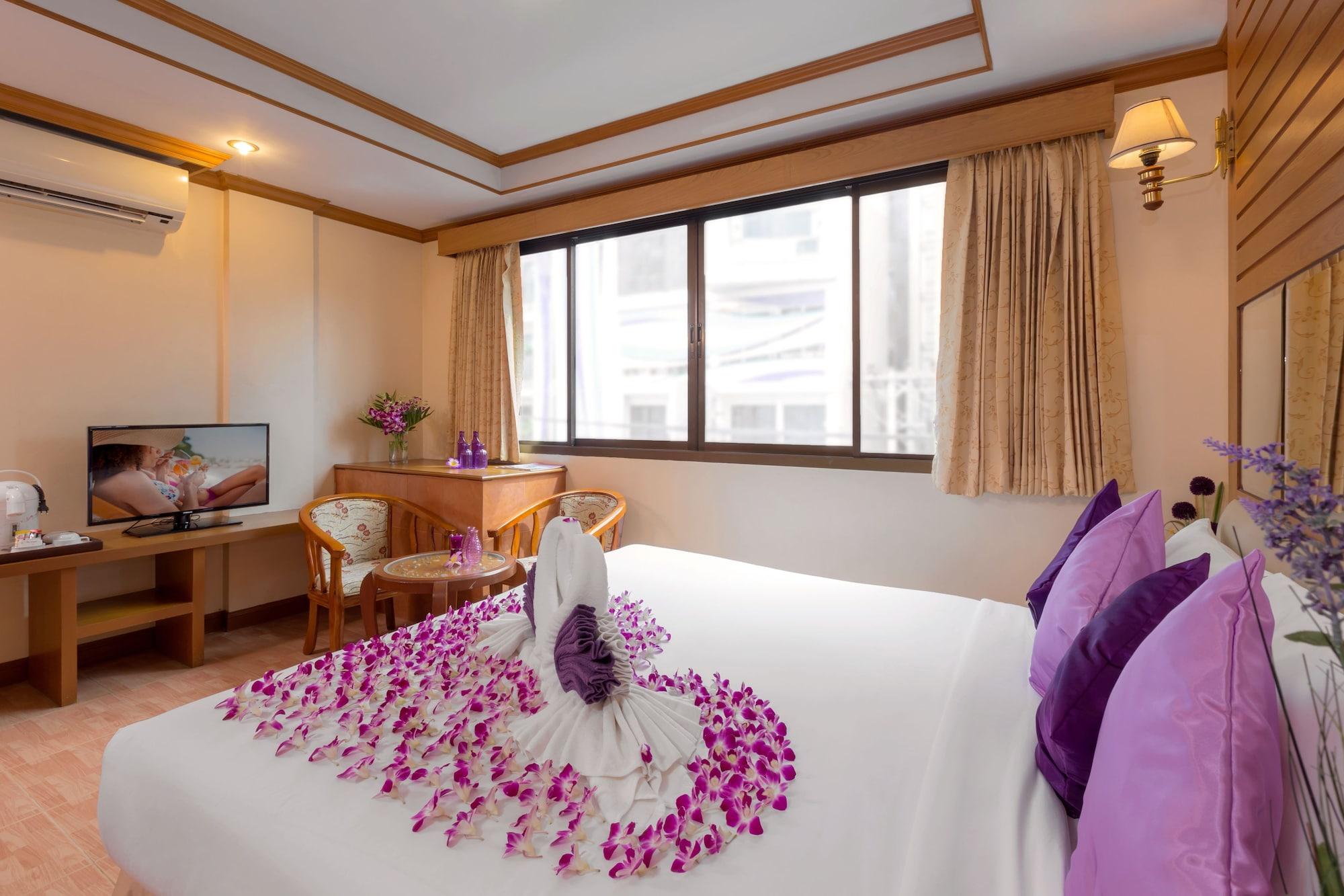 Bangkok Residence Patong Luaran gambar