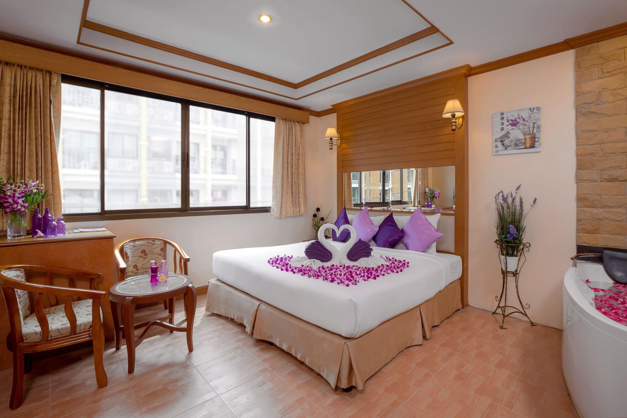 Bangkok Residence Patong Luaran gambar